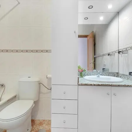 בית נופש In Puerto Near Playa Jardin, Cleaning Included *