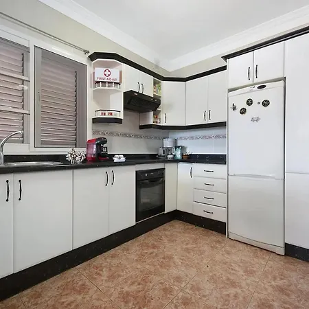 Tatil Evi In Puerto Near Playa Jardin, Cleaning Included